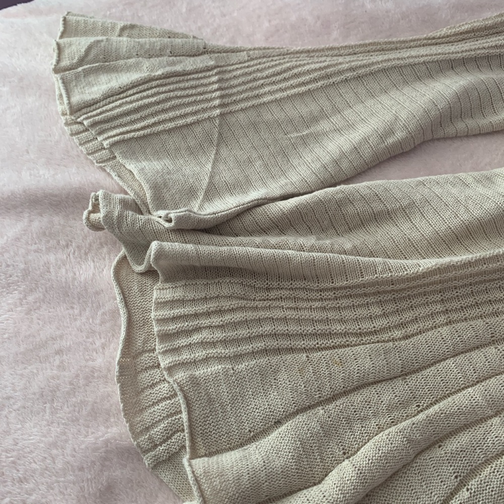 flowey creme flare sleeve top - Picture 3 of 5